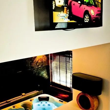 609 Hotel